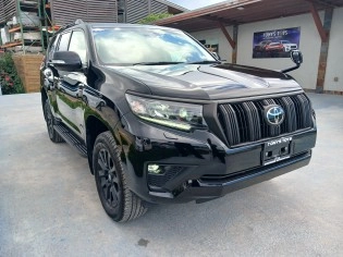 2023 TOYOTA LAND CRUISER PRADO TXL: MATT BLACK EDITION