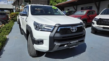 2025 TOYOTA HILUX REVO 2WD