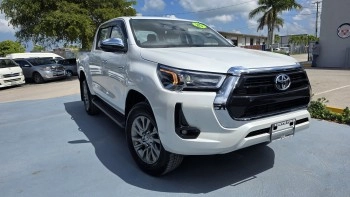 2025 TOYOTA HILUX 4X4